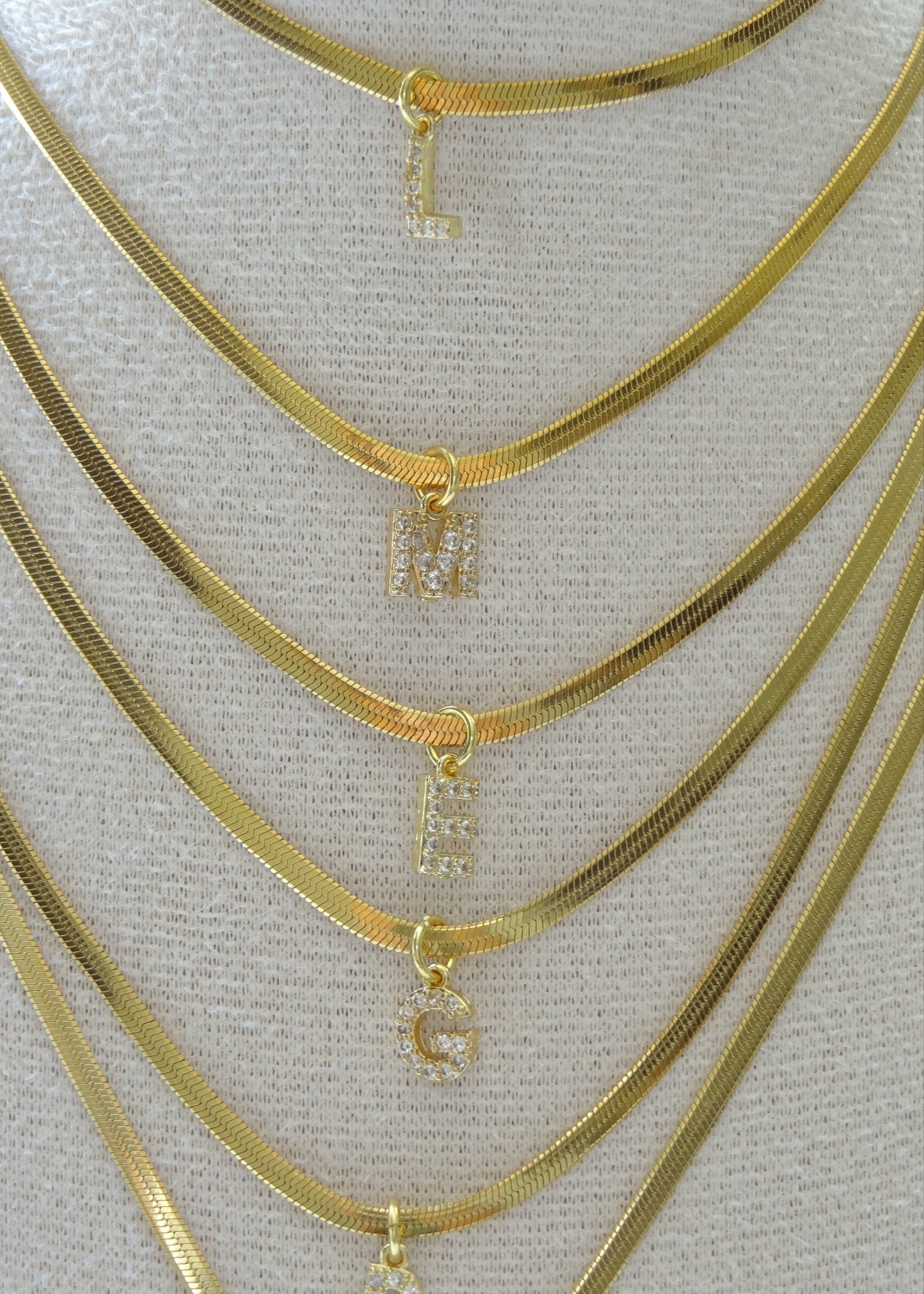 Collar Letter M