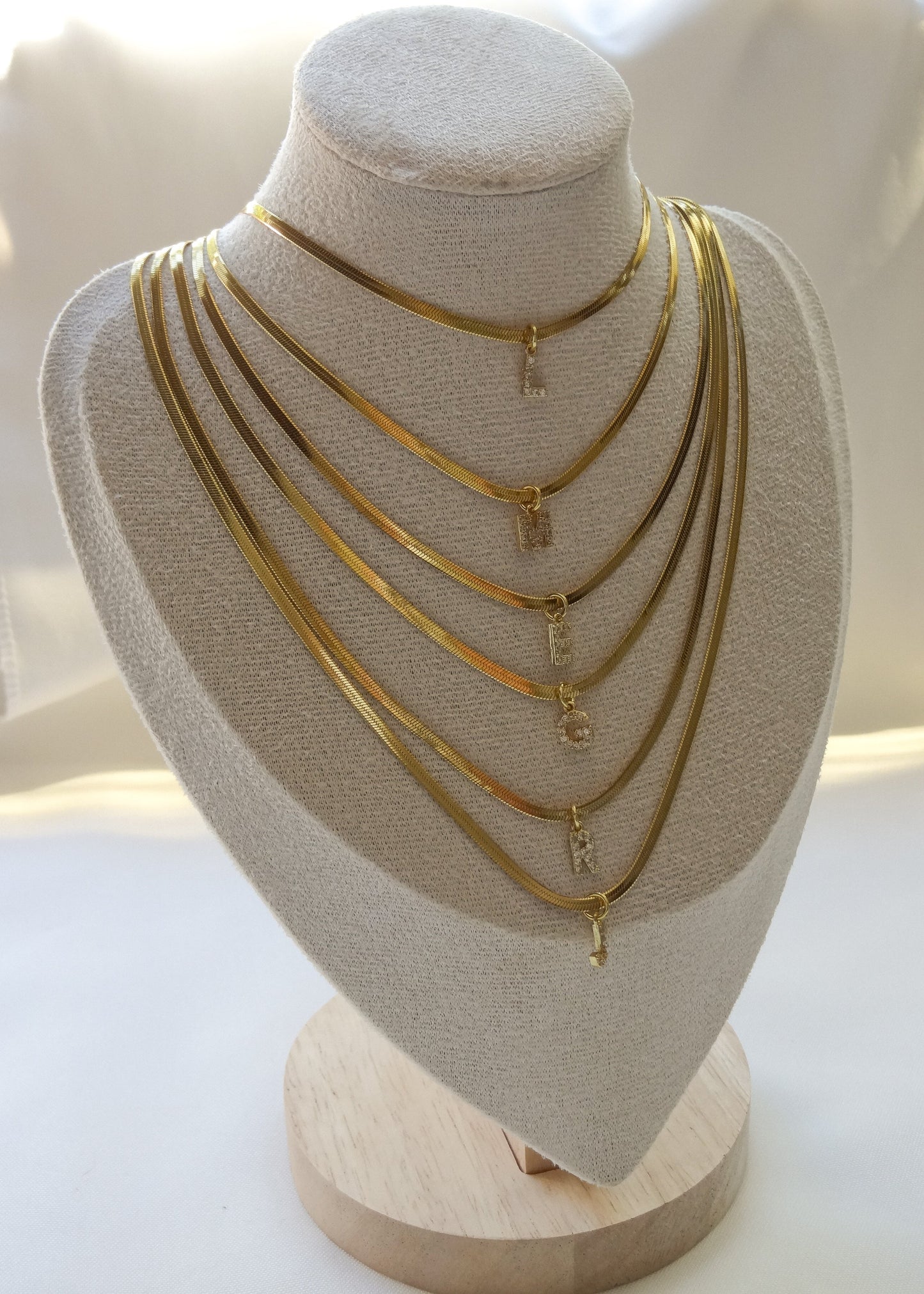 Collar Letter L