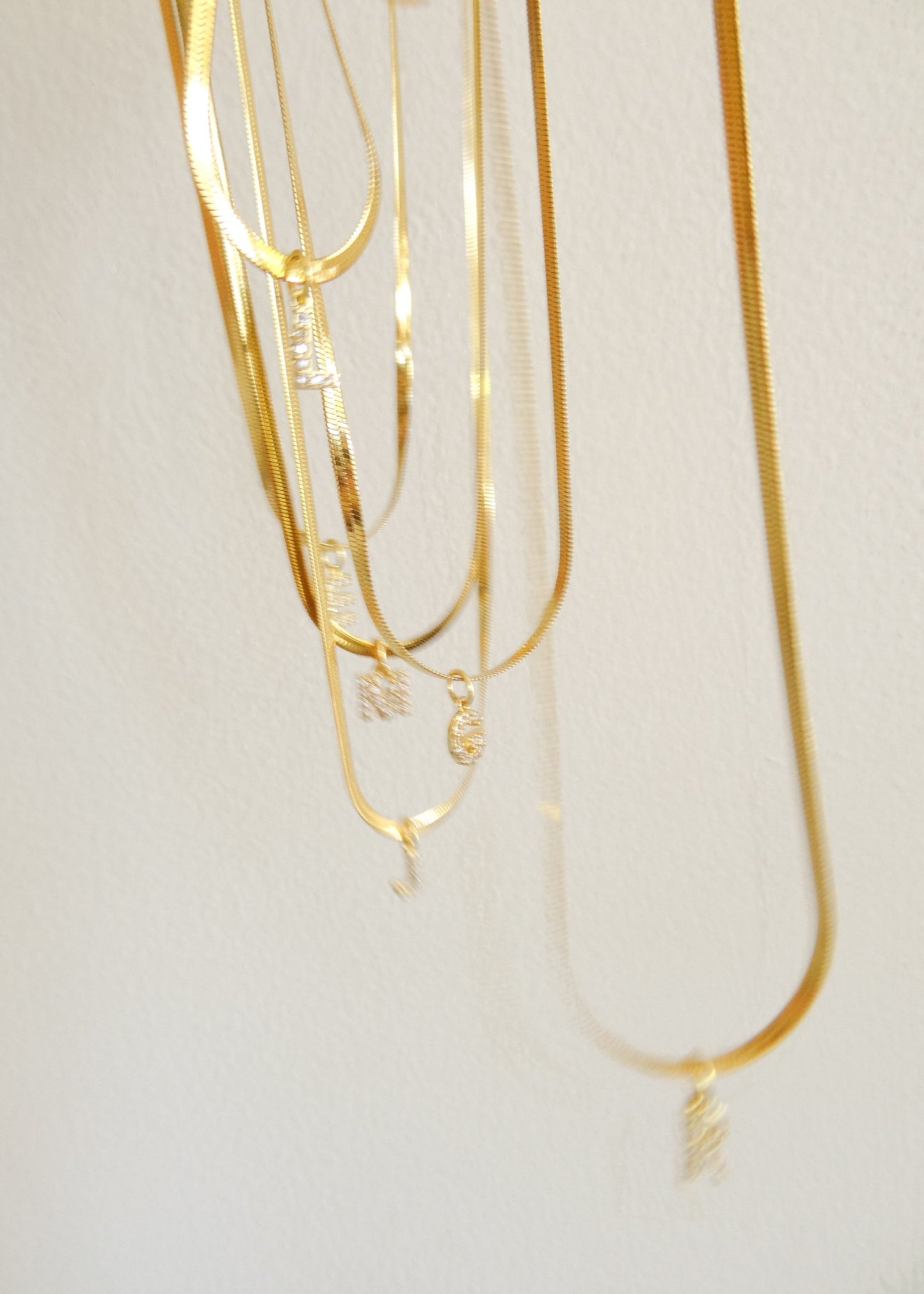 Collar Letter J