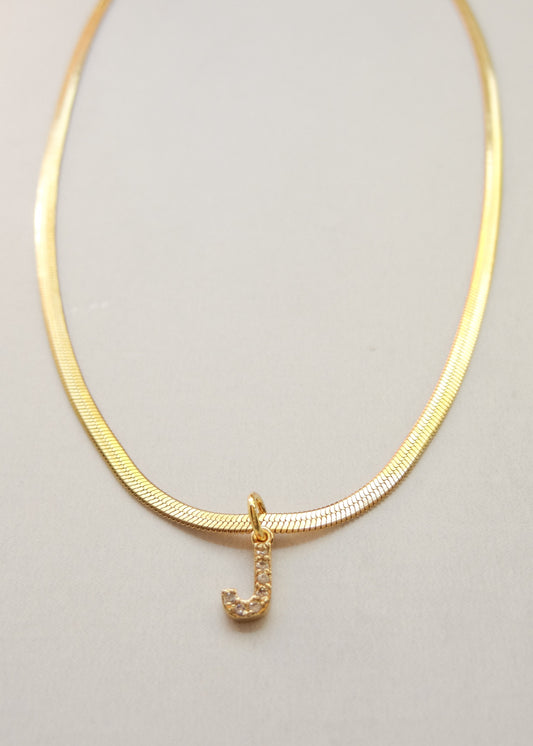 Collar Letter J