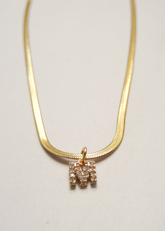 Collar Letter M